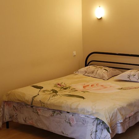 Hotel Service Predslava On Antonovicha Street Kiev Esterno foto