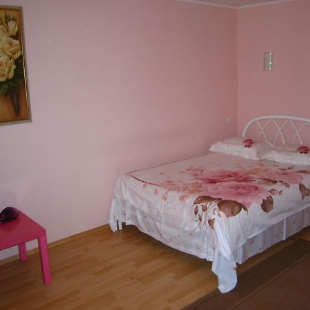 Hotel Service Predslava On Antonovicha Street Kiev Esterno foto