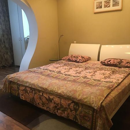 Hotel Service Predslava On Antonovicha Street Kiev Esterno foto