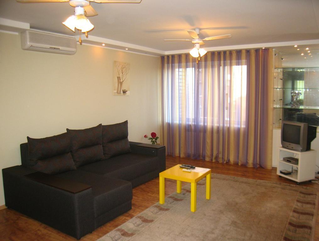 Hotel Service Predslava On Antonovicha Street Kiev Camera foto