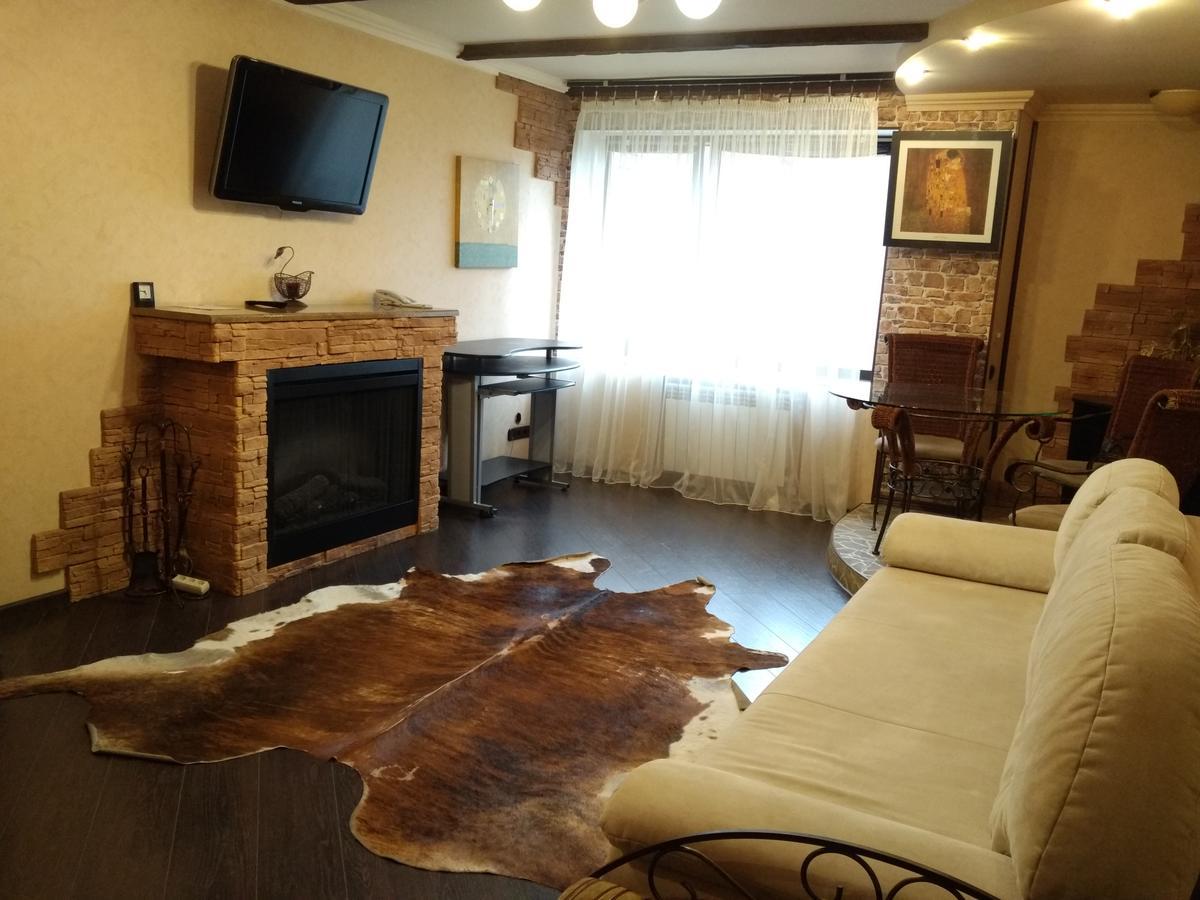 Hotel Service Predslava On Antonovicha Street Kiev Esterno foto